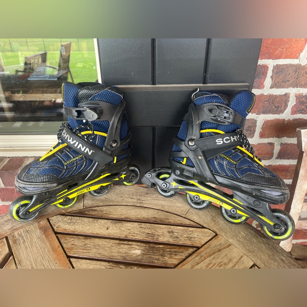 Schwinn In-Line Skates Rollerblades Youth Adjustable Fit.